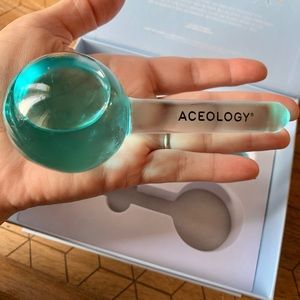 Aceology Ice Globe Facial Massager